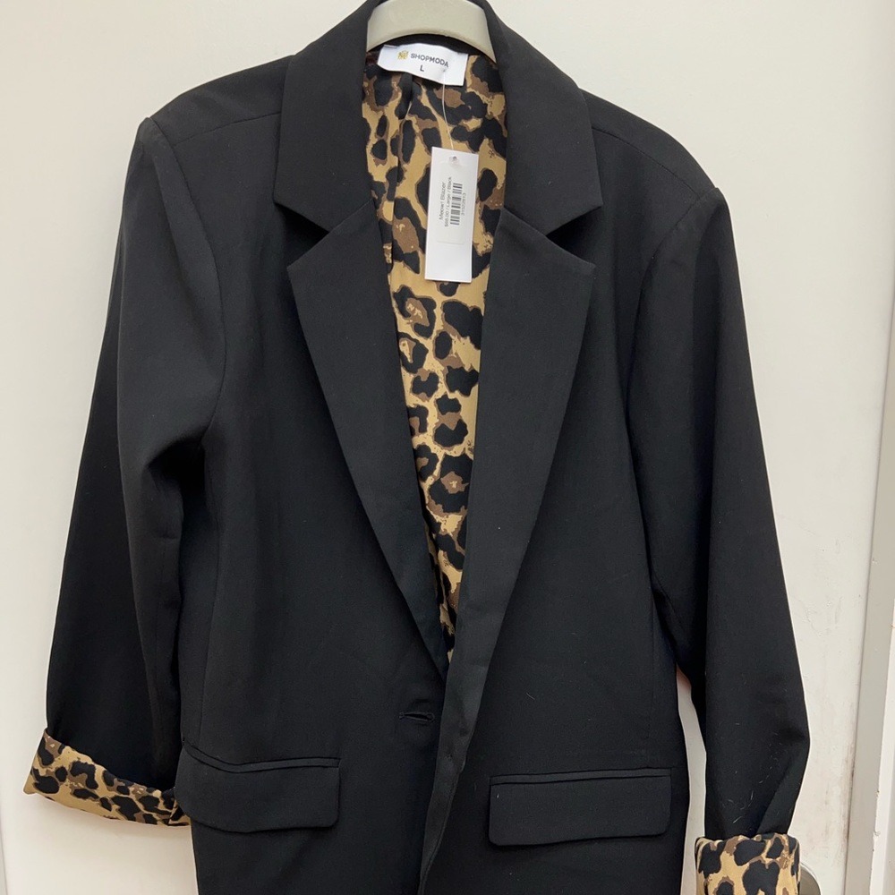 Leopard accent blazer